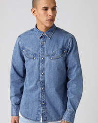 Levi's® Smiley Western Shirt - Just A Smile Medium Indigo | Levi's® Shirts | JEANSTORE