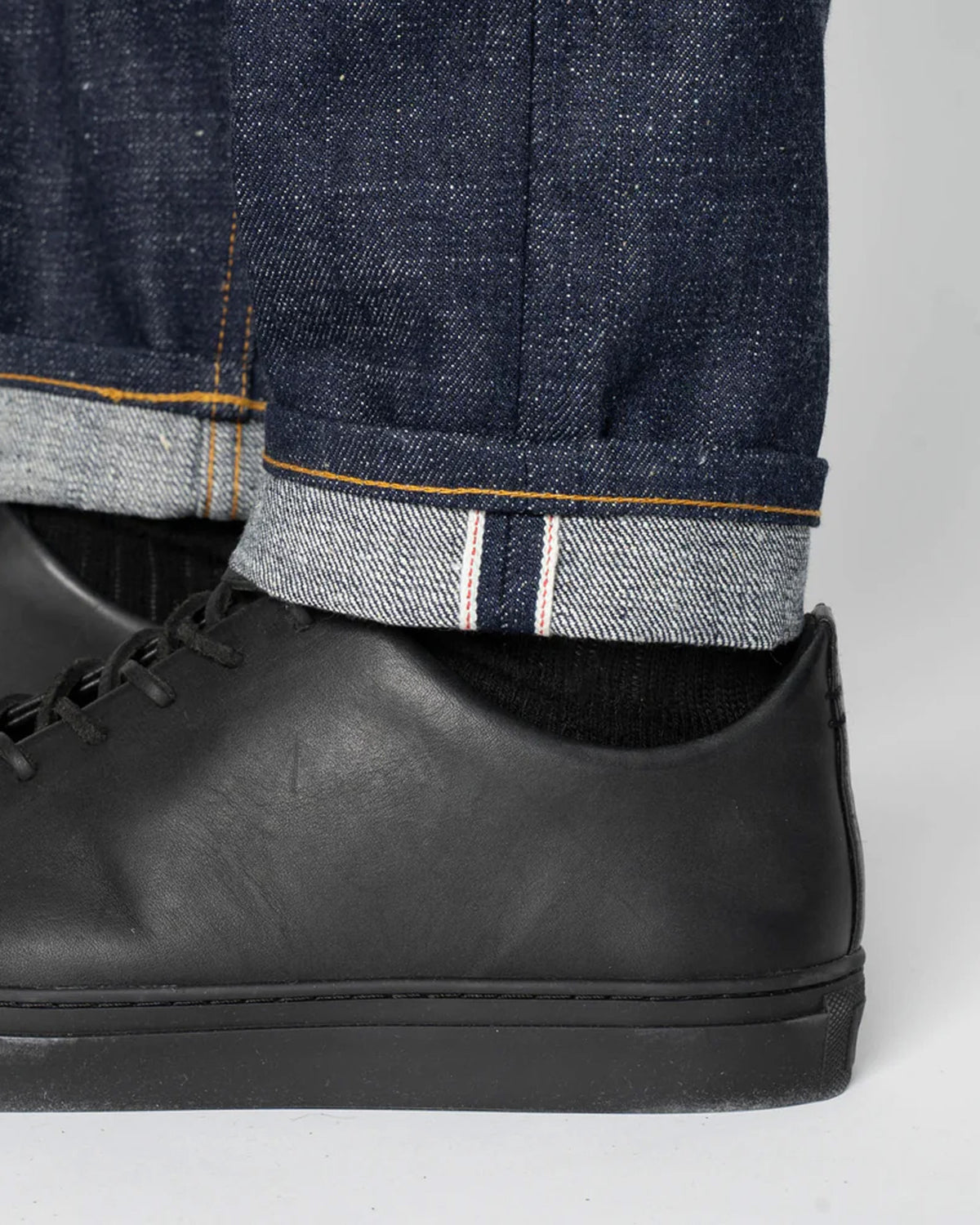 Naked & Famous Denim Easy Guy Relaxed Tapered Mens Jeans - Brawler Selvedge