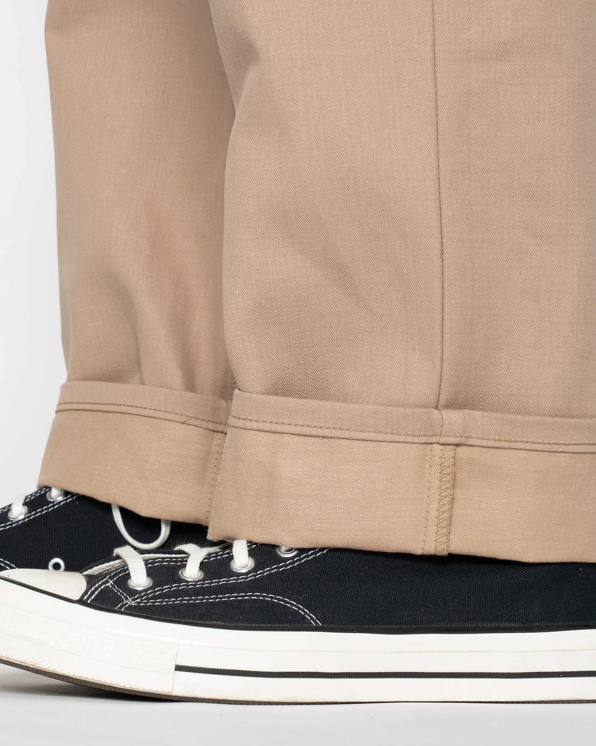 Naked & Famous Denim Pleated Trouser - Selvedge Slacks Beige | Naked & Famous Denim Chinos & Trousers | JEANSTORE