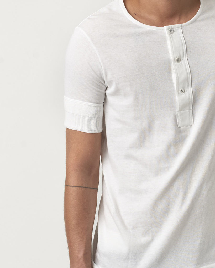 Merz b. Schwanen Good Originals 103 5.5oz Loopwheeled S/S Henley - White | Merz b. Schwanen T Shirts | JEANSTORE