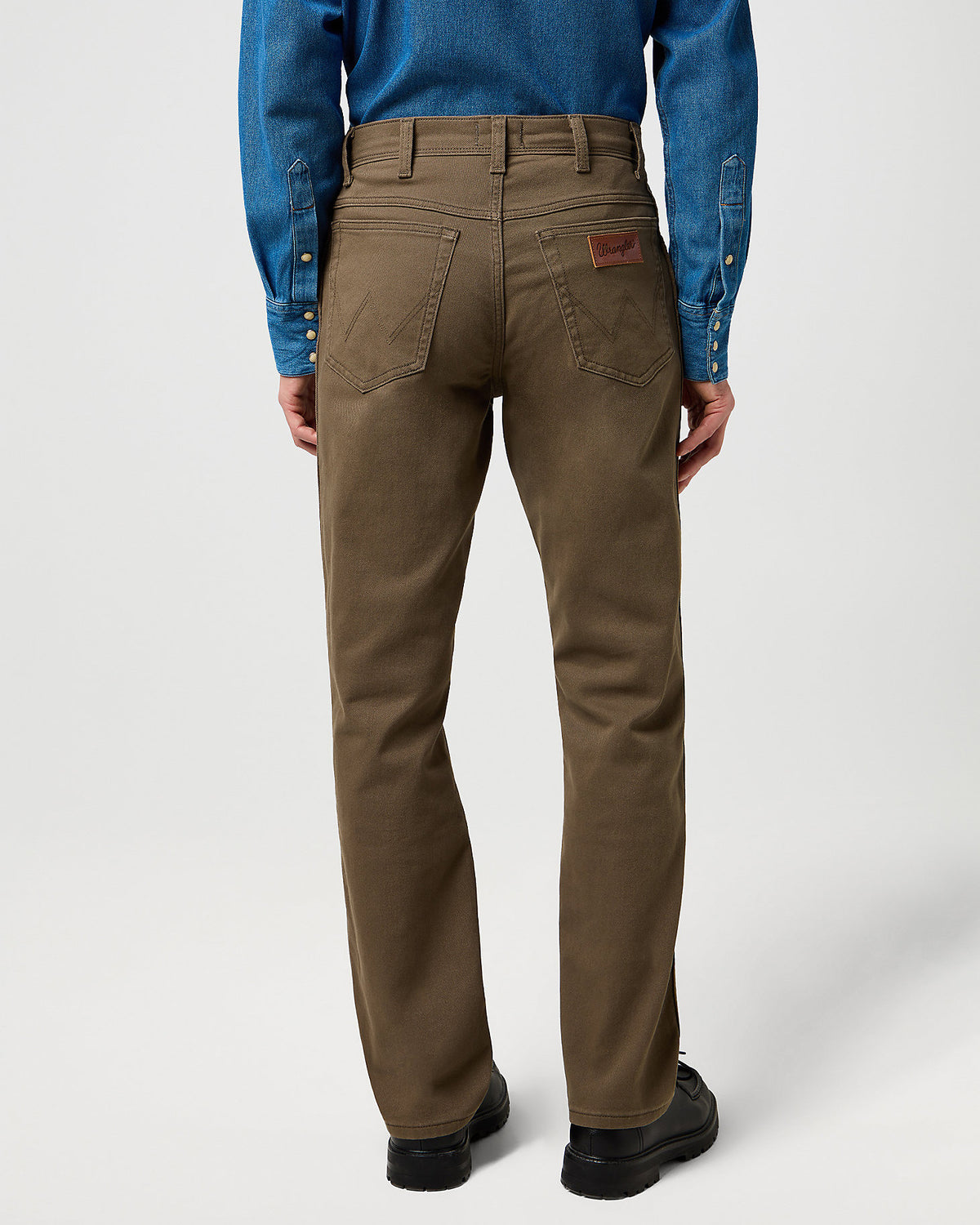 Wrangler Texas Stretch Authentic Straight Cotton Twill Trousers - Tarmac | Wrangler Chinos & Non-Denim Pants | JEANSTORE