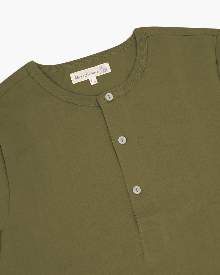 Merz B Schwanen Good Originals 206 8.6oz Loopwheeled Henley - Army Green | Merz B Schwanen T Shirts | JEANSTORE