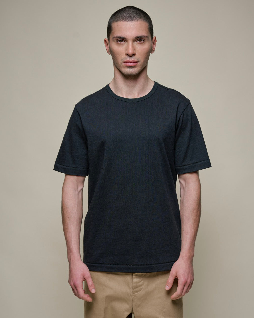 Merz b. Schwanen 2M15 6.8oz Classic Fit Sturdy Jersey Tee - Deep Black | Merz b. Schwanen T Shirts | JEANSTORE