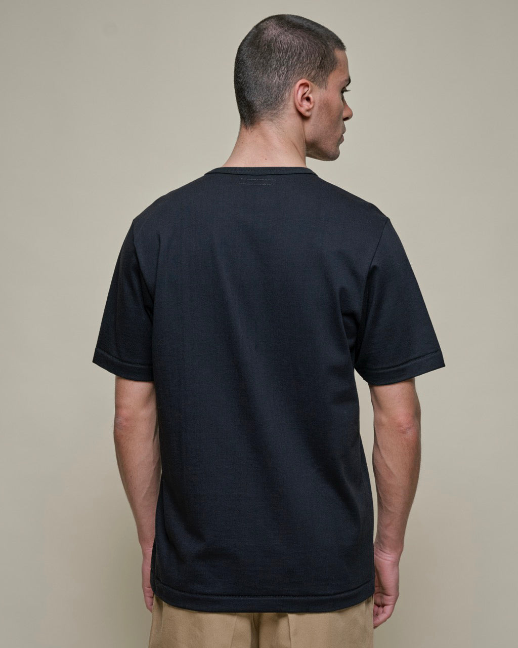 Merz b. Schwanen 2M15 6.8oz Classic Fit Sturdy Jersey Tee - Deep Black | Merz b. Schwanen T Shirts | JEANSTORE
