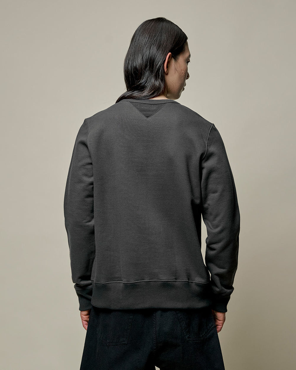 Merz b. Schwanen 3M46 10oz Vintage Loopback Fleece Sweatshirt - Charcoal | Merz b. Schwanen Sweaters & Knitwear | JEANSTORE