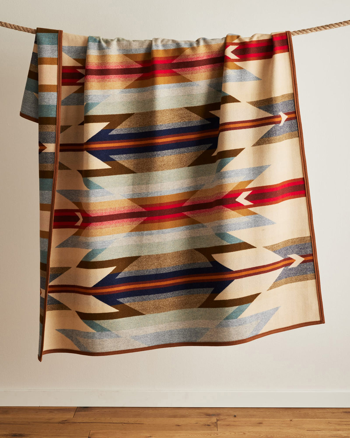 Pendleton Jacquard Unnapped Robe Wool Blanket - Wyeth Trail | Pendleton Miscellaneous | JEANSTORE