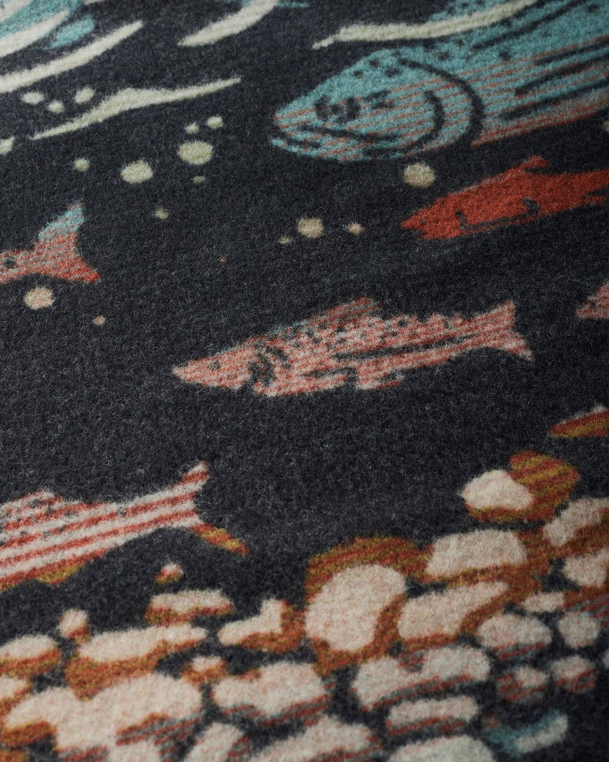 Pendleton Jacquard Napped Robe Wool Blanket - Salmon Falls | Pendleton Lifestyle | JEANSTORE