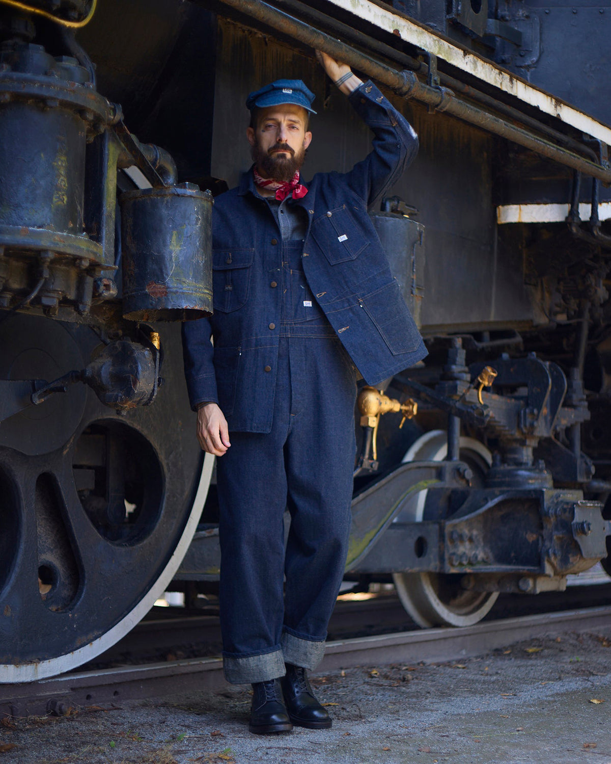 Nigel Cabourn x Lee OX’ed Silver Railway Man Loco Jacket - Indigo | Nigel Cabourn Jackets & Coats | Jeanstore