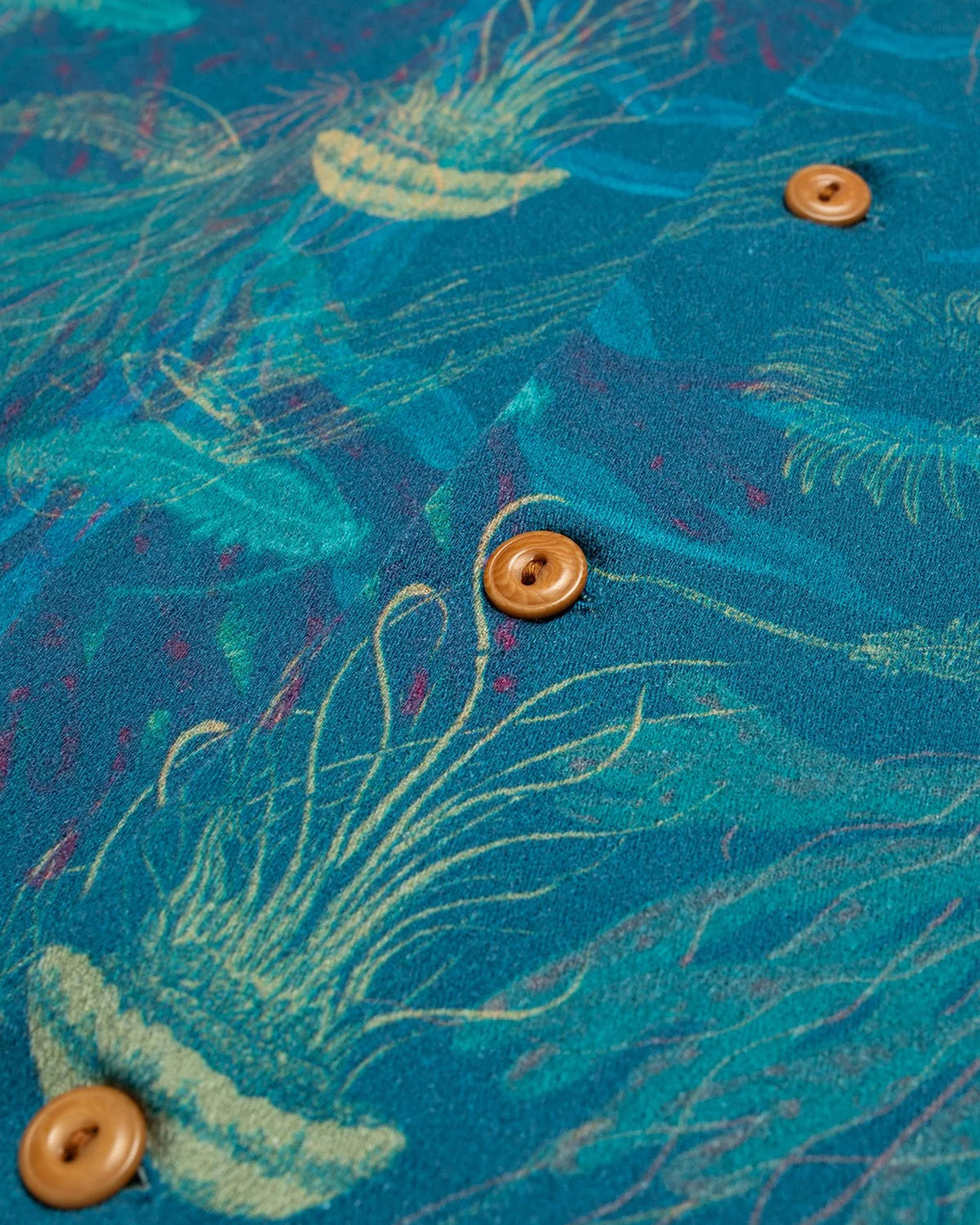 Nudie Jeans Arvid Deep Sea Hawaii Shirt - Multi | Nudie Jeans Shirts | JEANSTORE