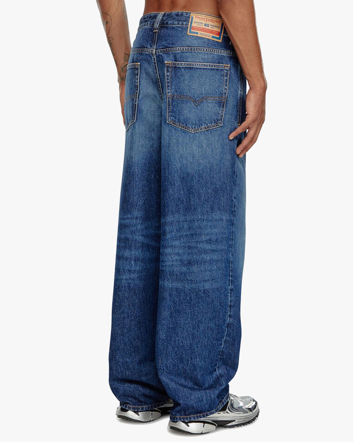 Diesel 2001 D-Macro Relaxed Wide Leg Mens Jeans - 09I27 / Medium Blue