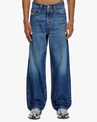 Diesel 2001 D-Macro Relaxed Wide Leg Mens Jeans - 09I27 / Medium Blue