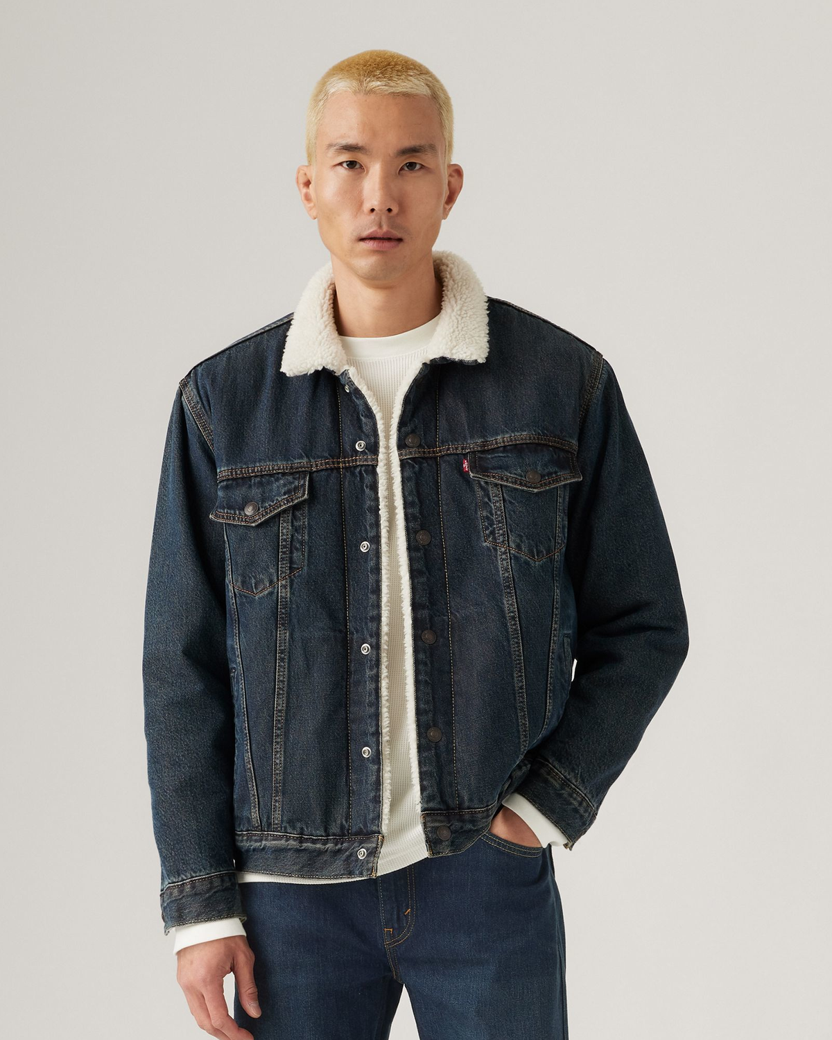 Levi's® Relaxed Fit Sherpa Trucker Jacket - Night Shadows | Levi's® Jackets & Coats | JEANSTORE