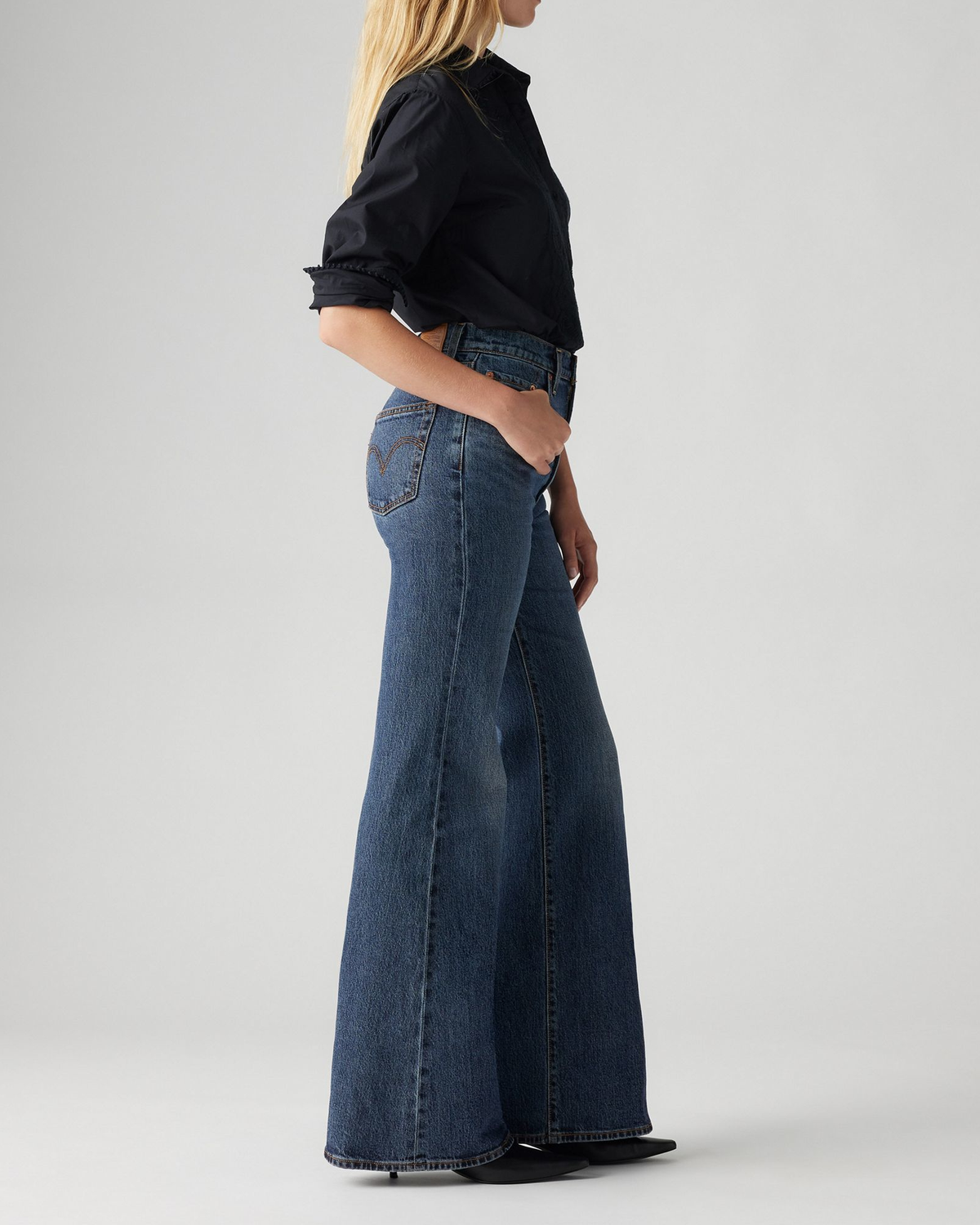 Levi's® Womens Ribcage Bells Flared Jeans - Romantic Story | Levi's® Jeans | JEANSTORE