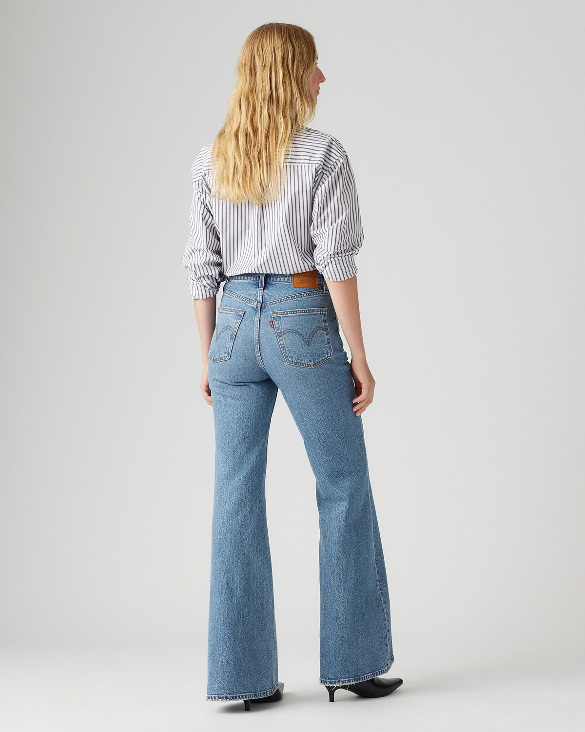 Levi's® Womens Ribcage Bells Flared Jeans - Next Saturday No Crease | Levi's® Jeans | JEANSTORE