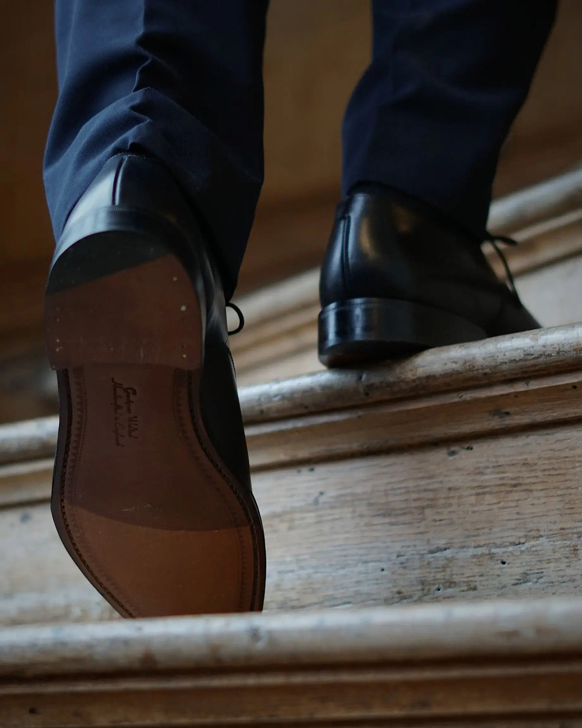 Loake 1880 Classic Aldwych Toe-Cap Oxford Shoe - Black | Loake Shoemakers Shoes | JEANSTORE