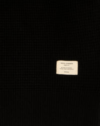 Merz b. Schwanen Good Basics BLADE02 Merino Wool & Cashmere Relaxed Waffle Pullover - Deep Black | Merz b. Schwanen Sweaters & Knitwear | JEANSTORE
