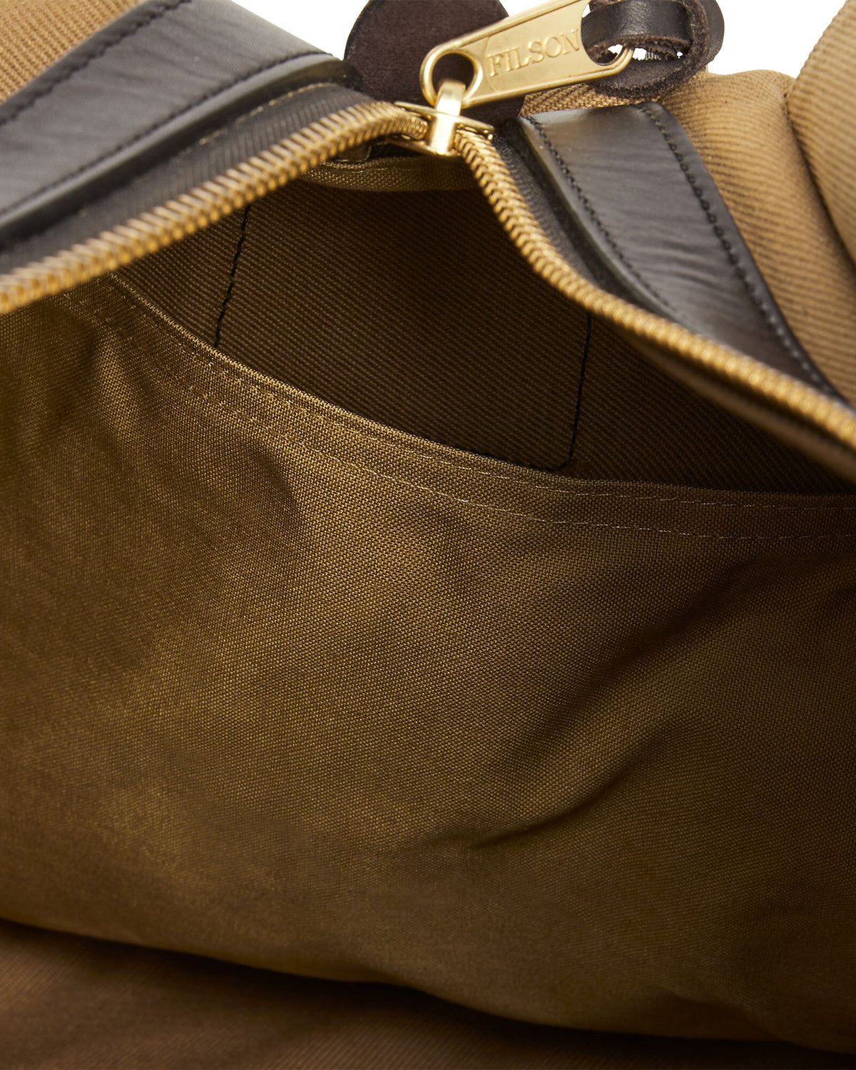 Filson Medium Rugged Twill Duffle Bag - Tan