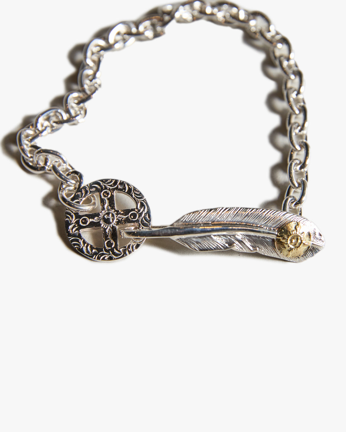 First Arrows BR-306 K18 Feather Hook w/ Medicine Wheel Chain Bracelet - Small | First Arrows Miscellaneous | JEANSTORE