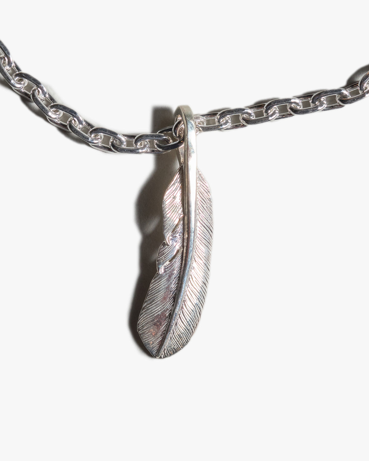 First Arrows O-062(3) Medium Silver Chain & P-004L Small Silver Feather Pendant - 60cm