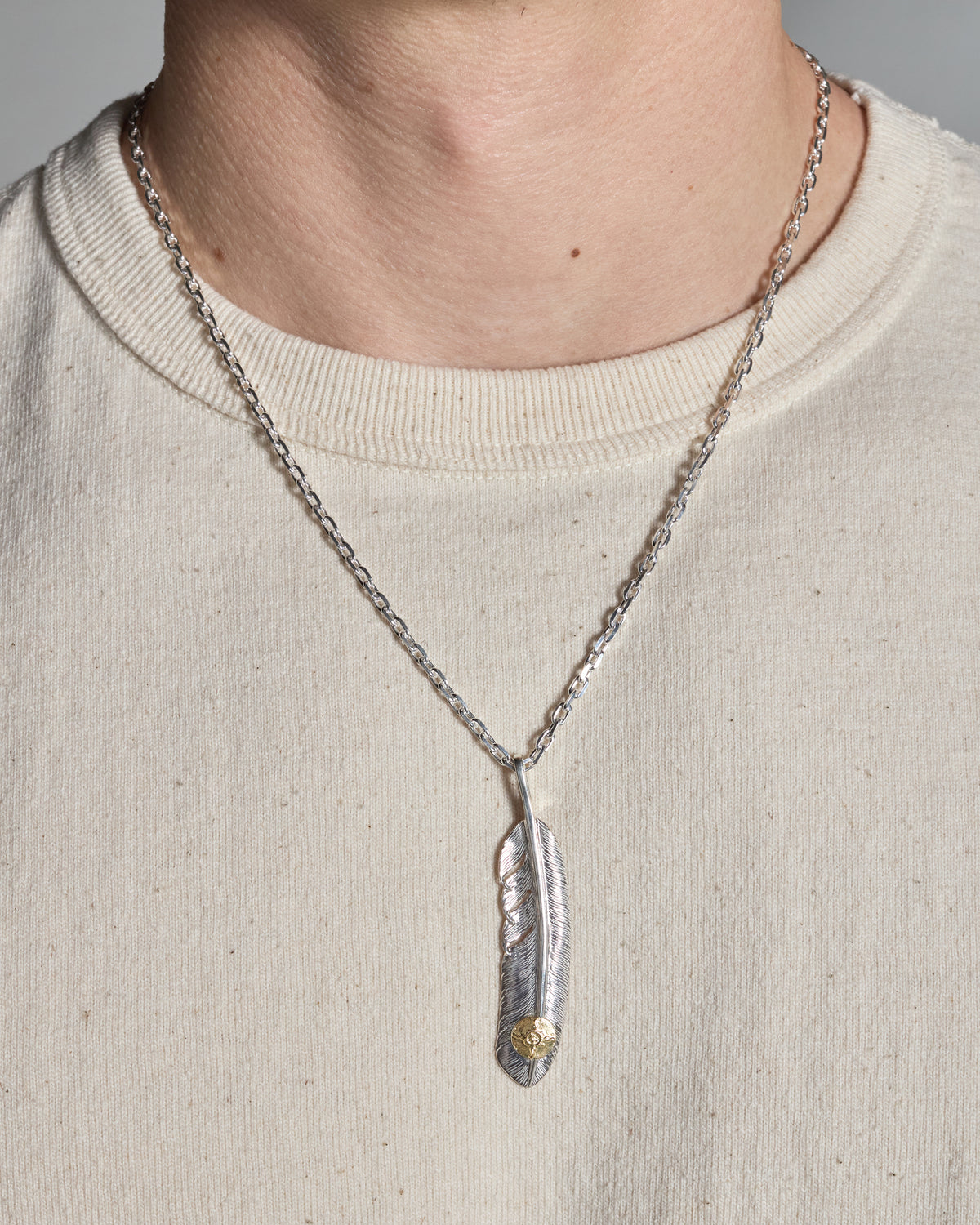 First Arrows O-063+P-077 Small Silver Chain w/ K18 Medicine Wheel & P-002L Large K18 Silver Feather Pendant - 55cm