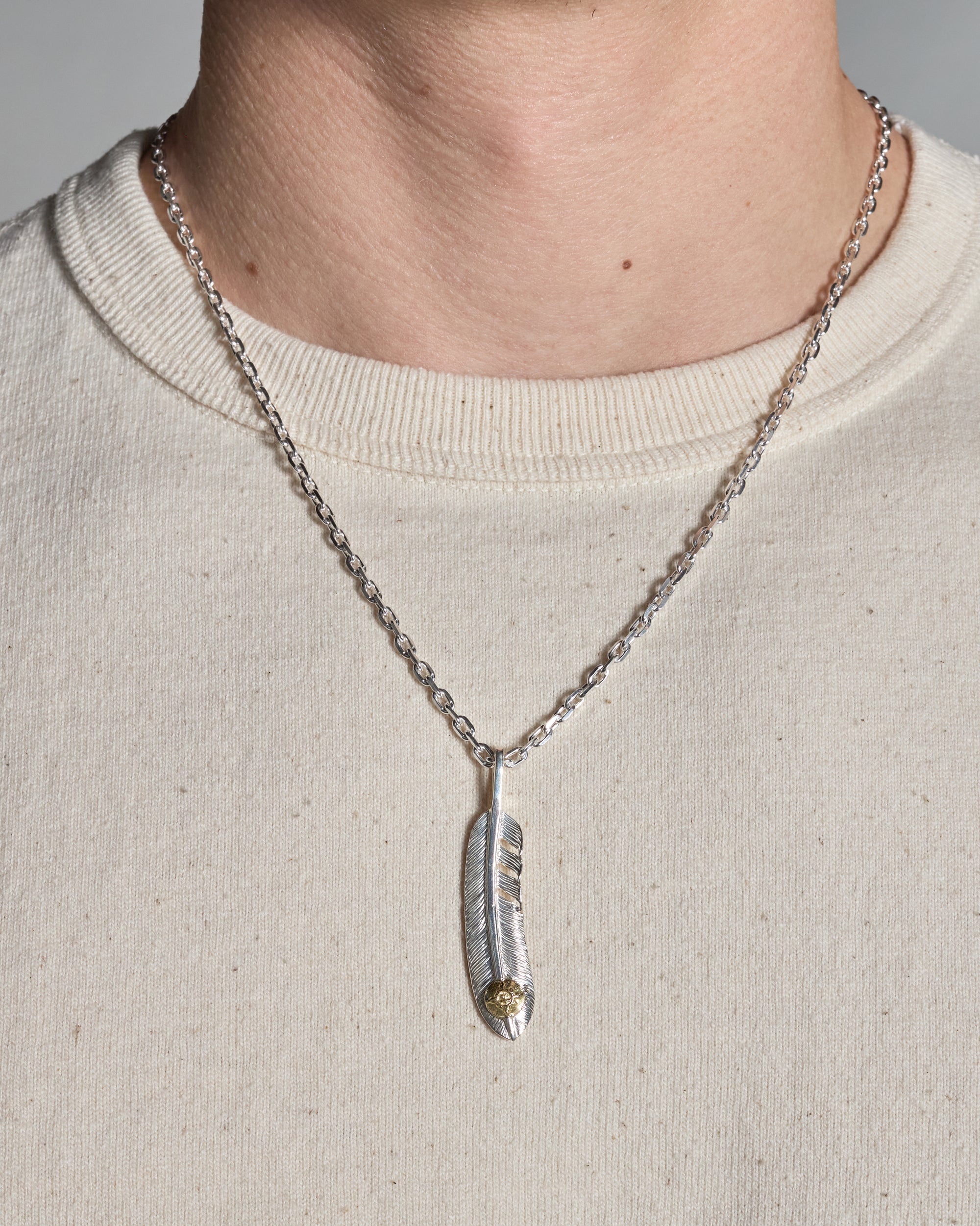 First Arrows O-063+P-234 Small Silver Chain w/ Medicine Wheel & P-520R