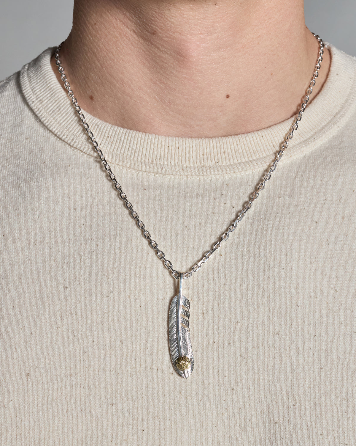 First Arrows O-063+P-234 Small Silver Chain w/ Medicine Wheel & P-520R Medium K18 Silver Feather Pendant - 55cm