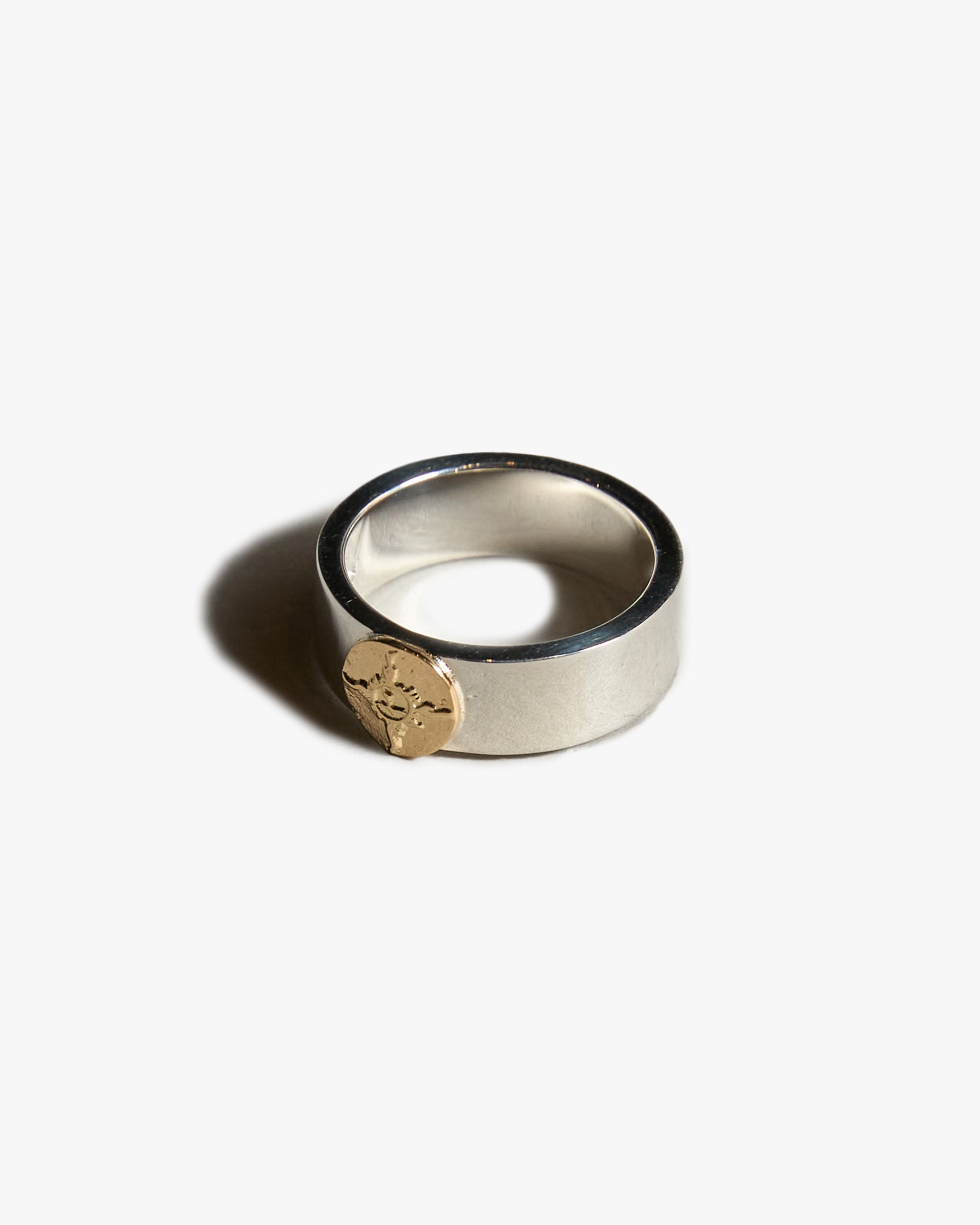 First Arrows R-001 Silver 8mm Flat Hammered Plain Ring w/ K18 - #22 | First Arrows Miscellaneous | JEANSTORE