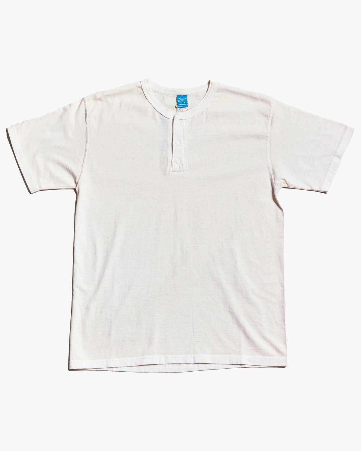Good On S/S Henley Tee - Pigment Dyed Natural | Good On T Shirts | JEANSTORE