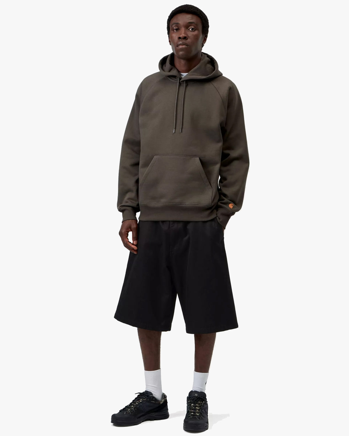 Carhartt WIP Hooded Chase Sweat - Shungite / Gold | Carhartt WIP Sweaters & Knitwear | Jeanstore