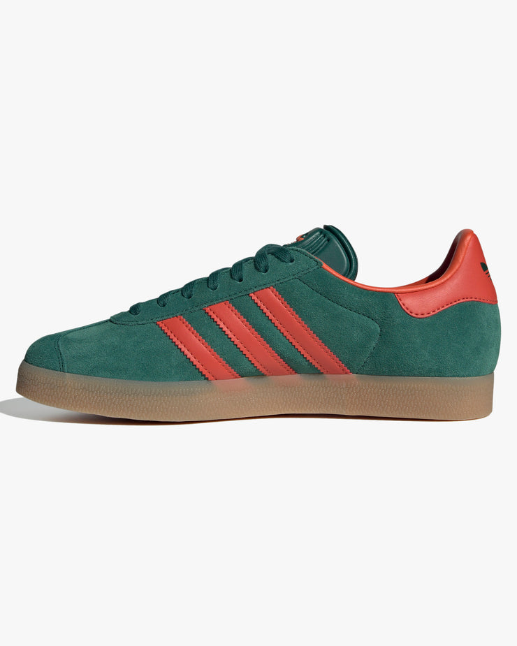 Adidas Gazelle - Collegiate Green / Preloved Red / Gum | Adidas Originals Trainers | JEANSTORE