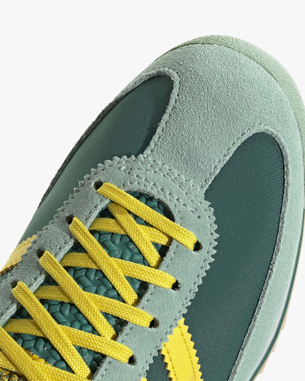 adidas womens sl72 og trainers green upper with yellow stripes top view