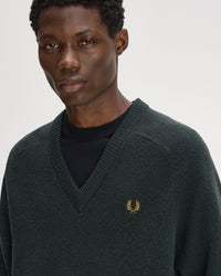 Fred Perry Saddle Sleeve V Neck Sweater - Night Green