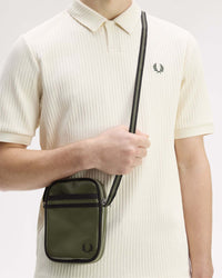 Fred Perry Classic Small Side Bag - Laurel Wreath Green / Black