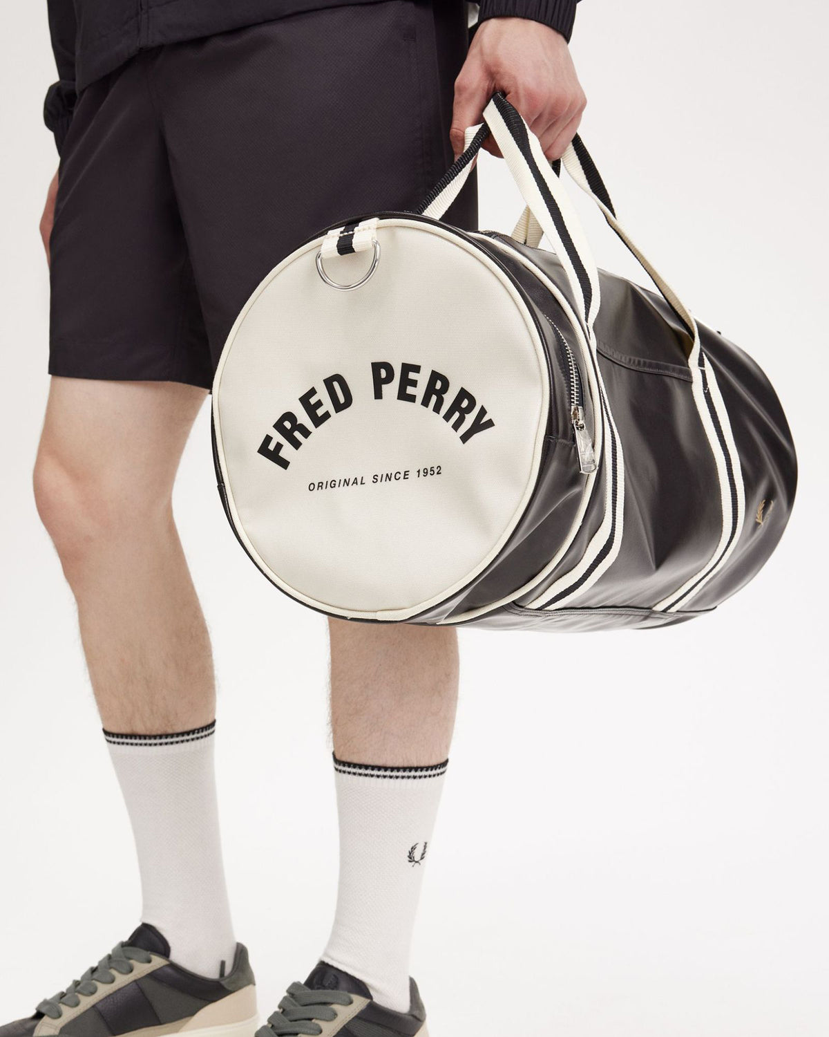 Fred Perry Classic Barrel Bag - Black / Ecru | Fred Perry Bags | JEANSTORE