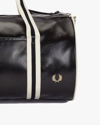 Fred Perry Classic Barrel Bag - Black / Ecru | Fred Perry Bags | JEANSTORE