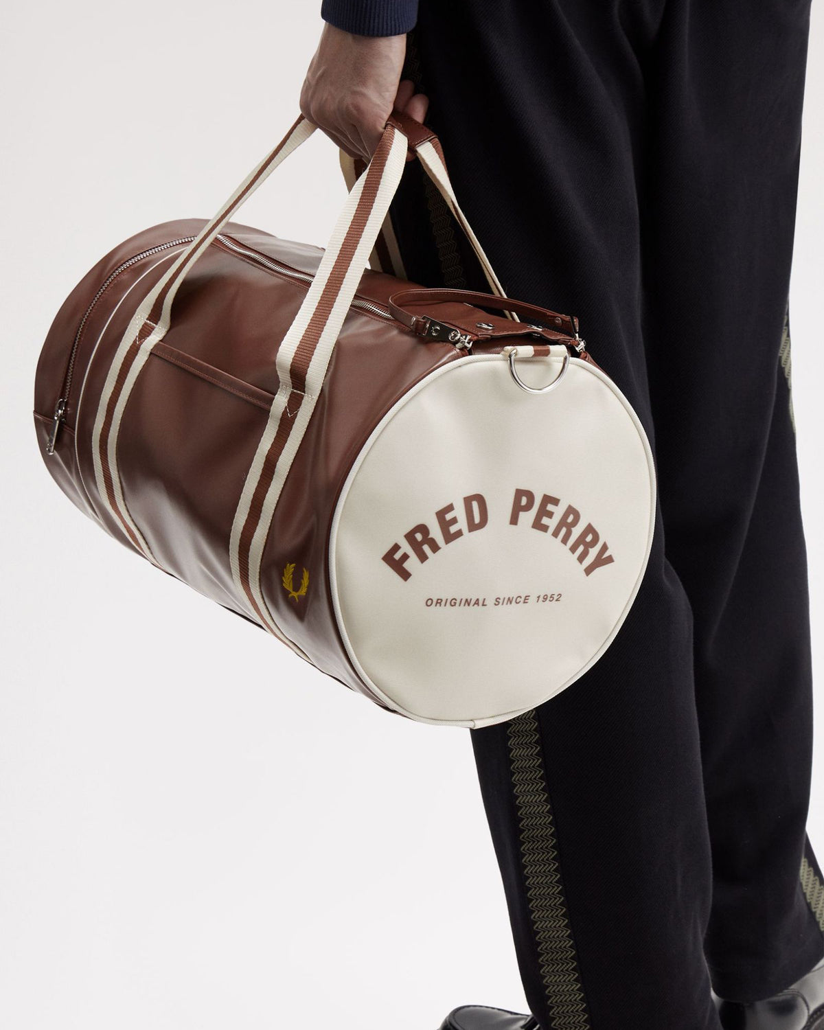 Fred Perry Classic Barrel Bag - Tan / Ecru | Fred Perry Bags | JEANSTORE