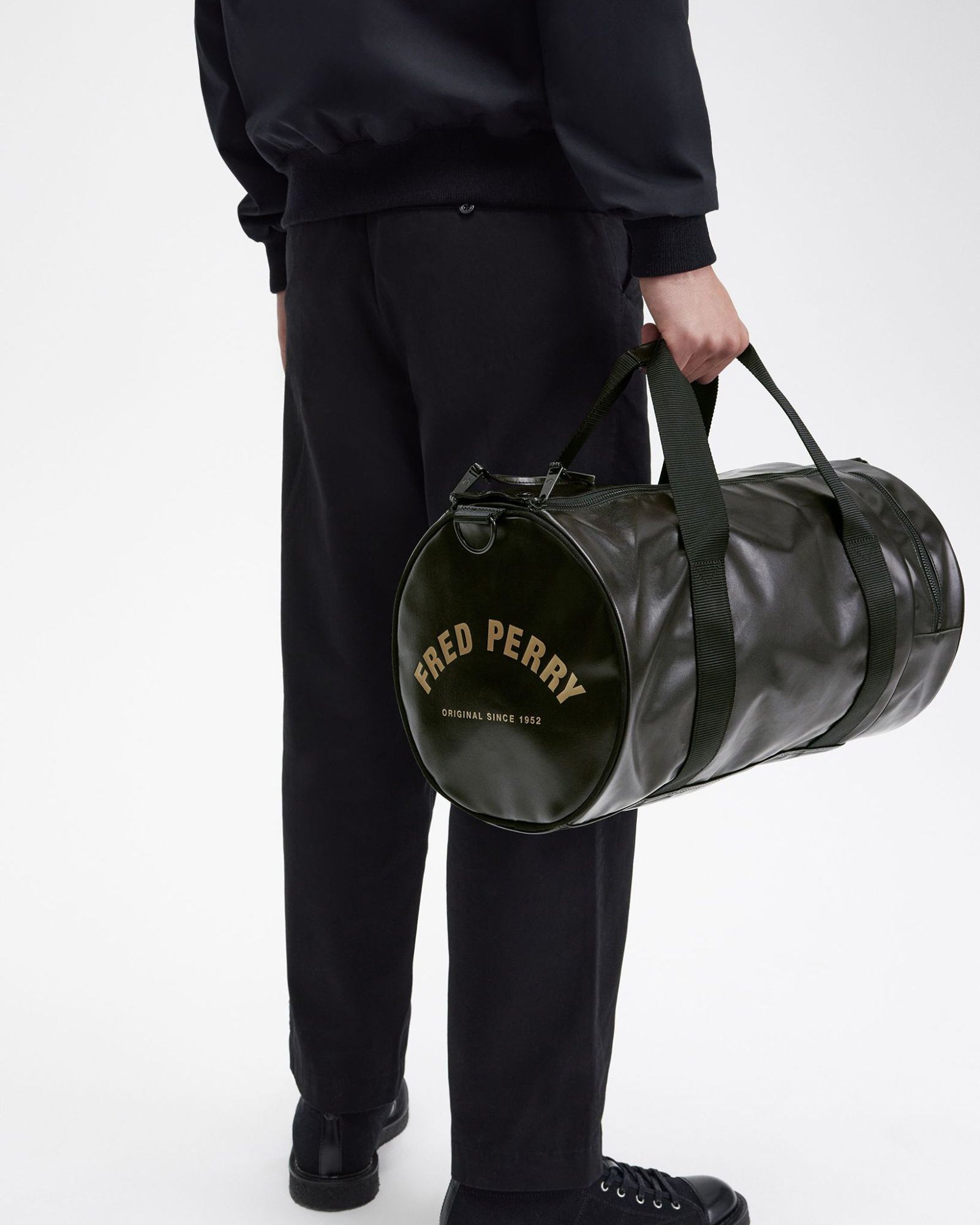 Fred Perry Tonal Classic Barrel Bag - Black / Gold