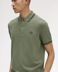 Fred Perry Twin Tipped Polo Shirt - Laurel Wreath Green / Black | Fred Perry Polo Shirts | JEANSTORE