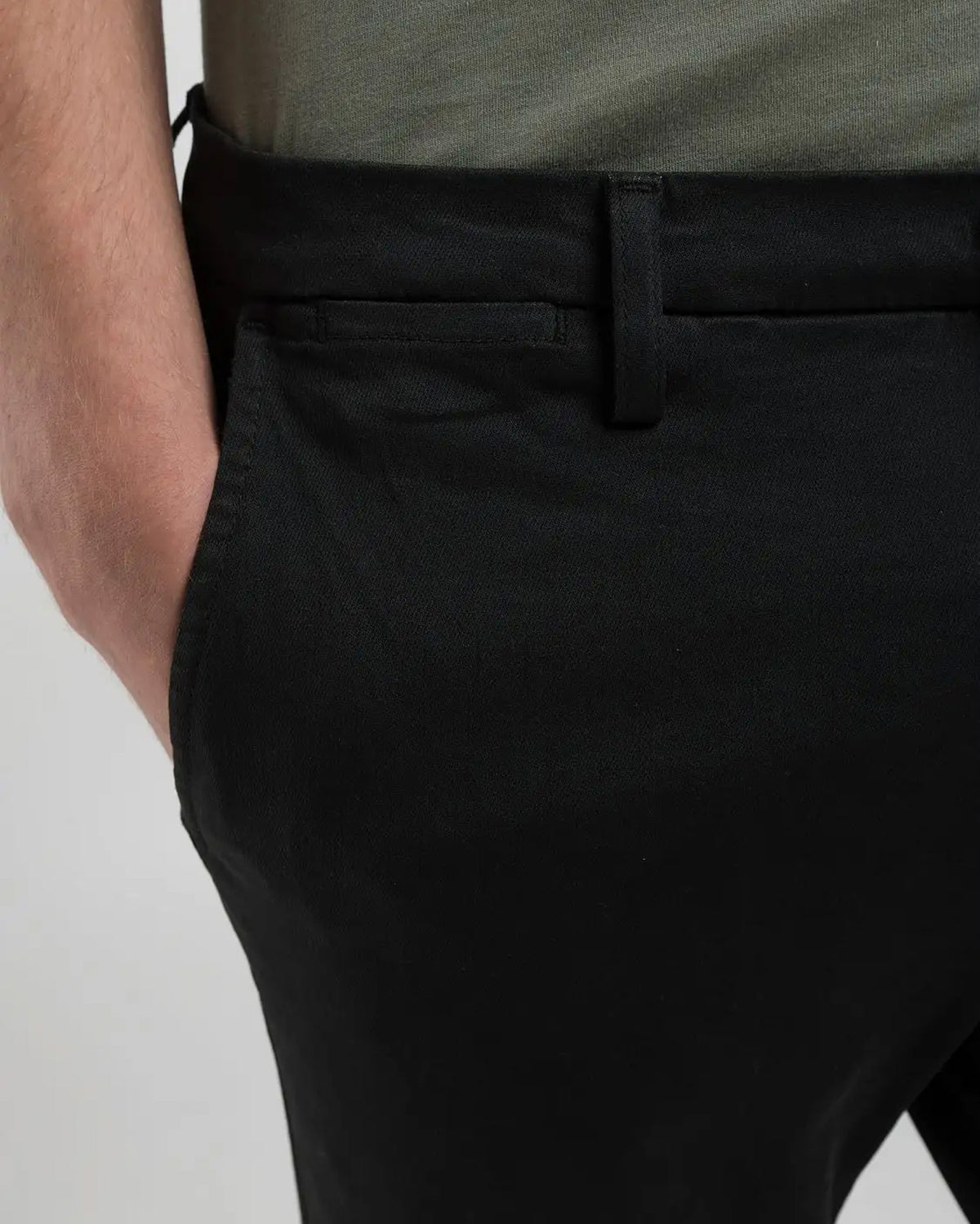 Replay Zeumar Hyperchino Colour XLITE Slim Mens Jeans - Black | Replay Jeans | JEANSTORE