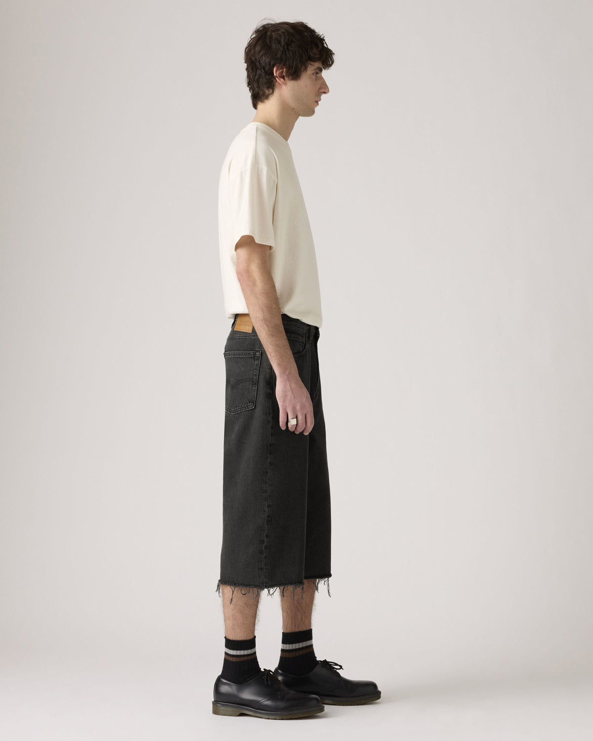 Levi's® 478 Baggy Capri Shorts - Just Business | Levi's® Shorts | JEANSTORE