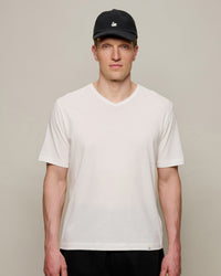 Merz b. Schwanen PIMATEE01V 4.1oz Soft Pima Cotton Relaxed V-Neck Tee - White | Merz b. Schwanen T Shirts | JEANSTORE