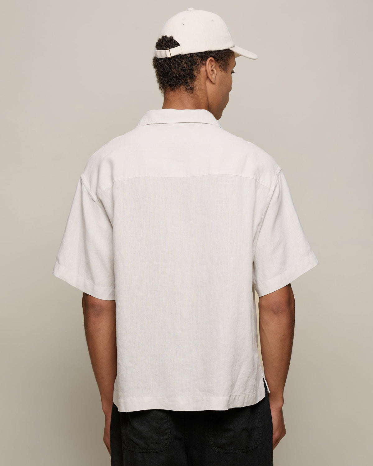 Merz b. Schwanen SHIRT03LI Linen Bowling S/S Shirt - Light Stone