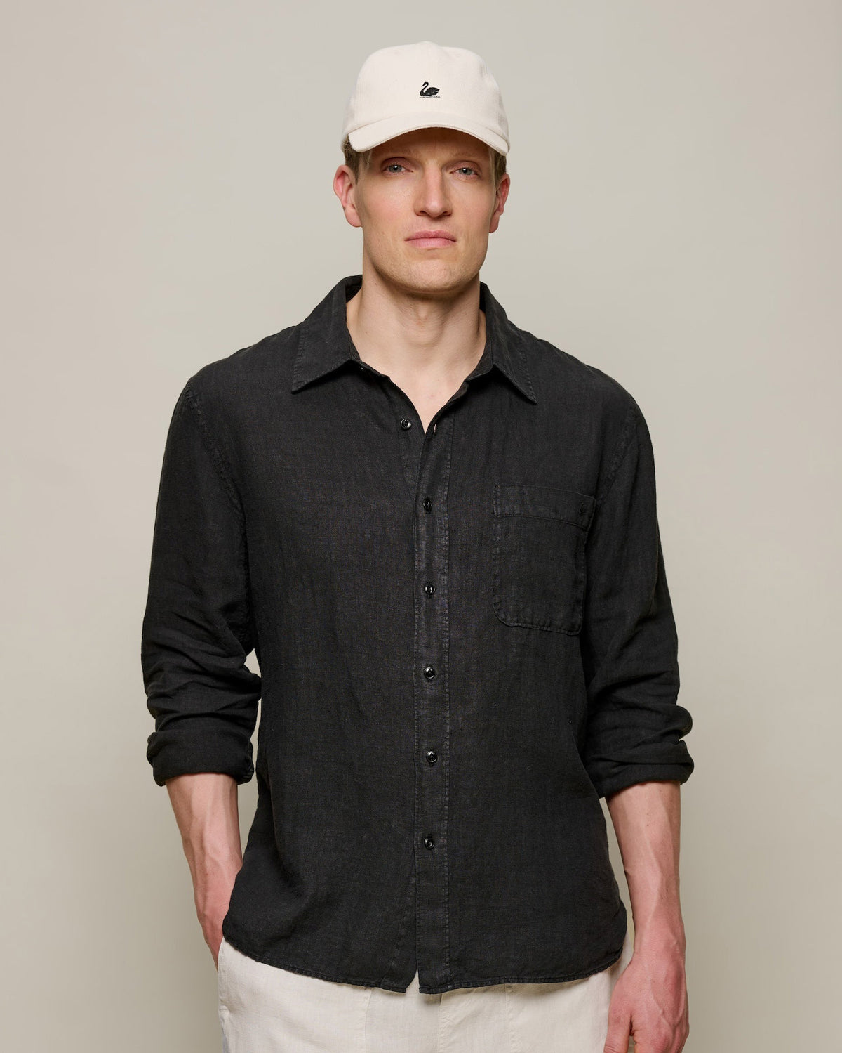 Merz b. Schwanen SHIRT20LI Relaxed Fit Linen Shirt - Deep Black