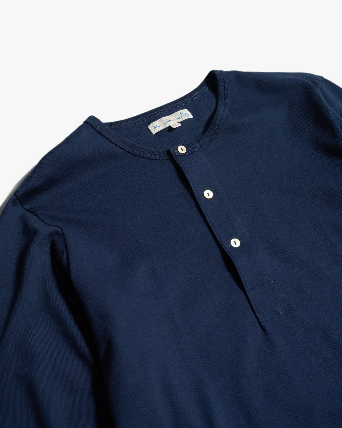 Merz b. Schwanen Originals 2M06 Classic Fit Sturdy Jersey L/S Henley - Ink Blue | Merz b. Schwanen T Shirts | Jeanstore