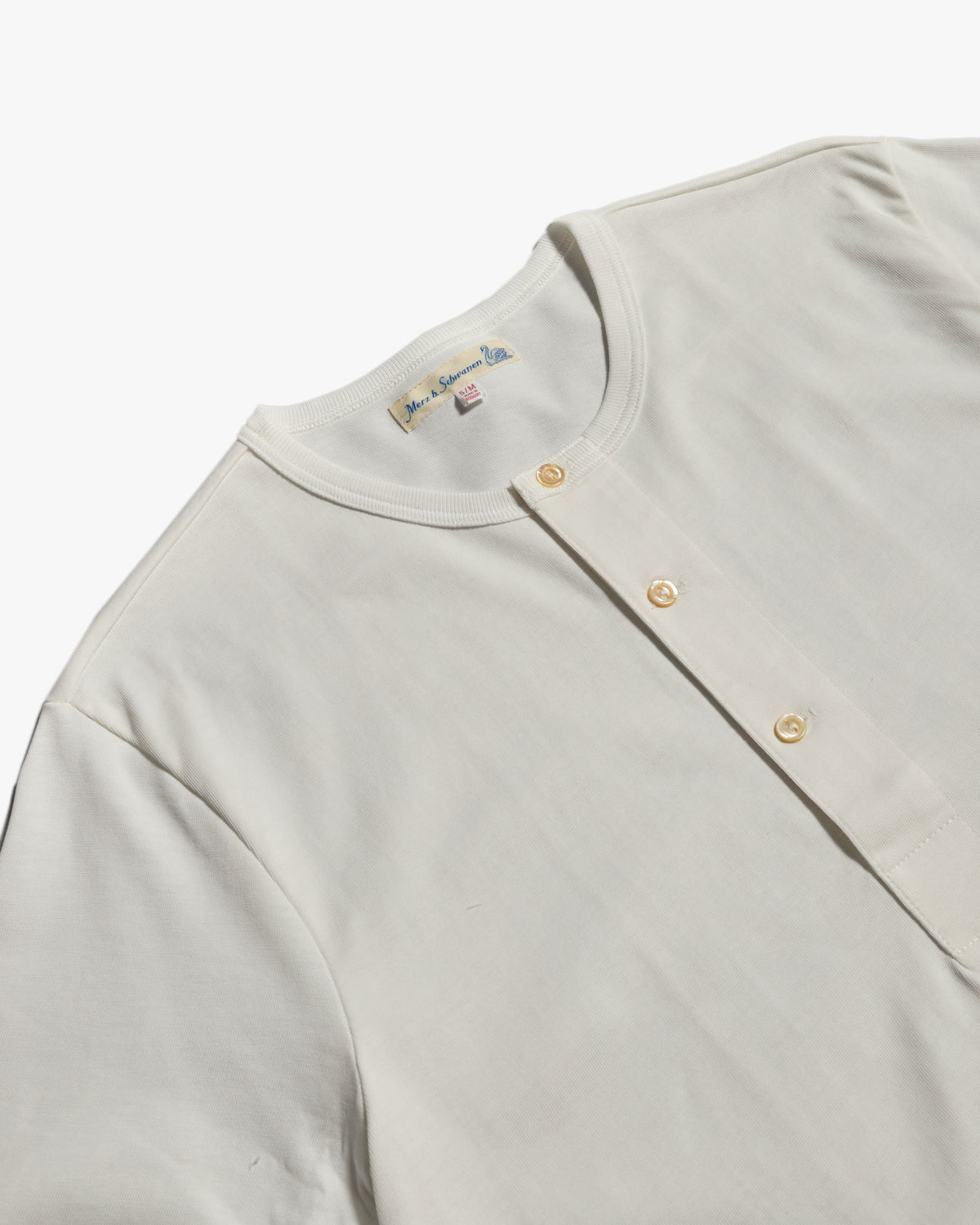 Merz b. Schwanen 2M07 6.8oz Refined S/S Henley - White