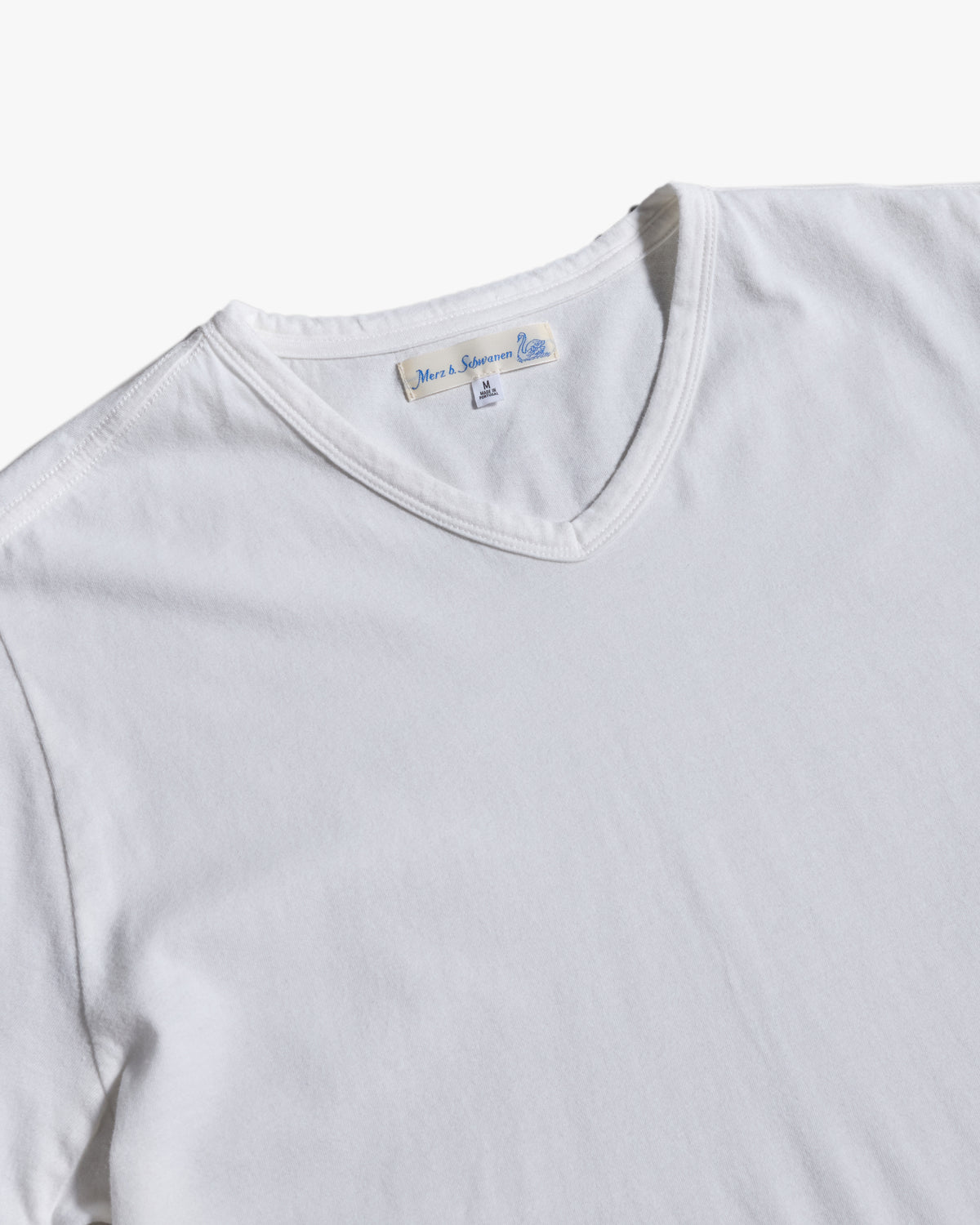 Merz b. Schwanen PIMATEE01V 4.1oz Soft Pima Cotton Relaxed V-Neck Tee - White | Merz b. Schwanen T Shirts | JEANSTORE