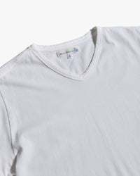 Merz b. Schwanen PIMATEE01V 4.1oz Soft Pima Cotton Relaxed V-Neck Tee - White | Merz b. Schwanen T Shirts | JEANSTORE