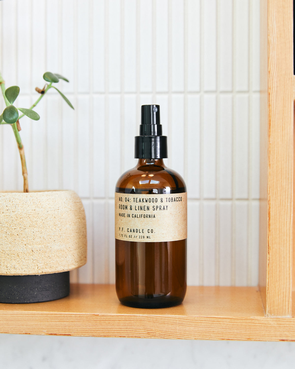 P.F. Candle Co. Room & Linen Spray Large - Teakwood & Tobacco | P.F. Candle Co. Miscellaneous | JEANSTORE