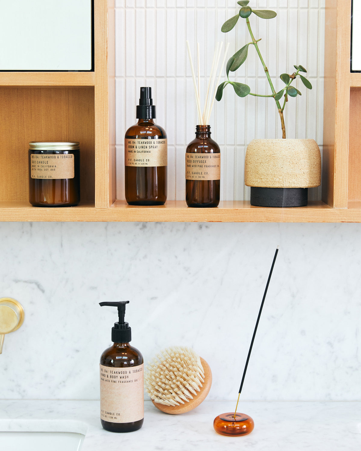 P.F. Candle Co. Room & Linen Spray Large - Teakwood & Tobacco | P.F. Candle Co. Miscellaneous | JEANSTORE