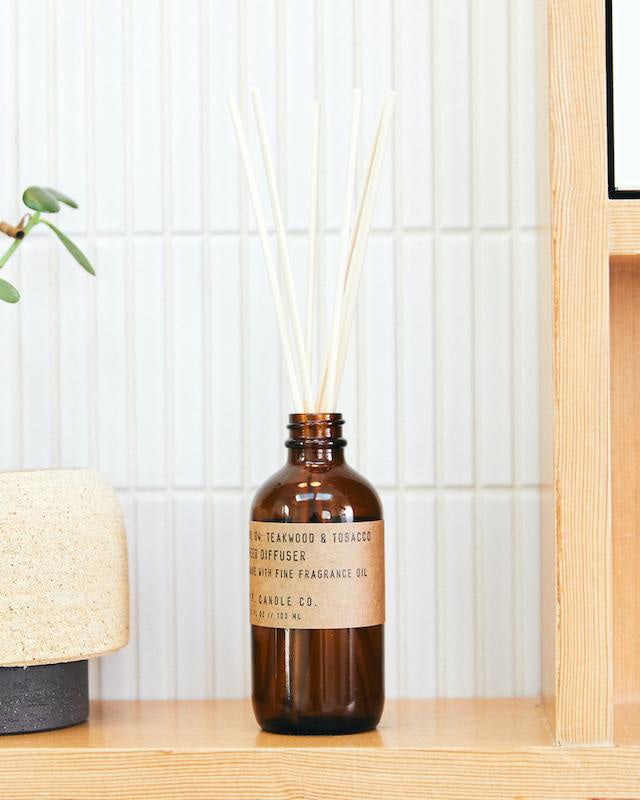P.F. Candle Co. Reed Diffuser - Teakwood & Tobacco | P.F. Candle Co. Lifestyle | JEANSTORE